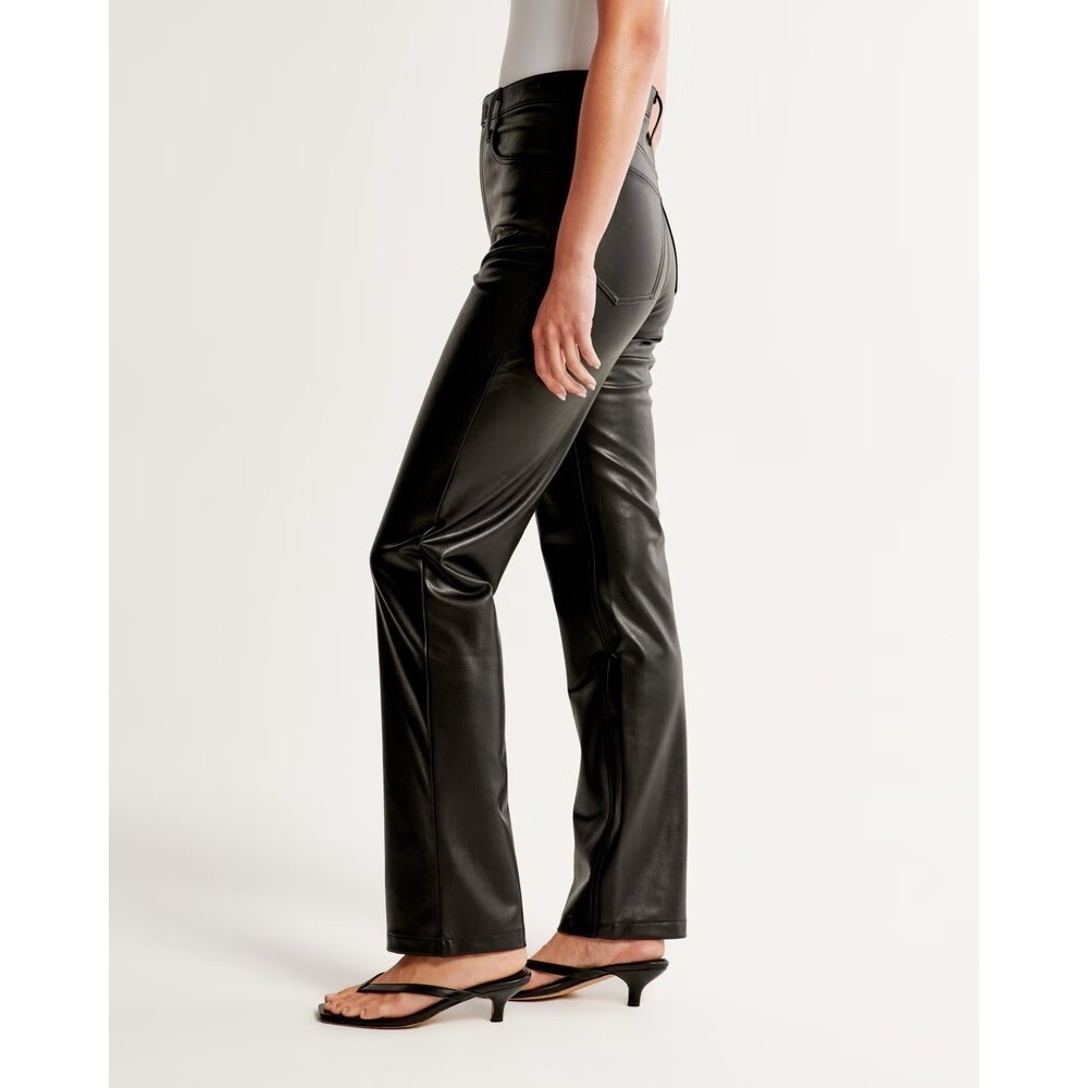 Abercrombie & Fitch Vegan Leather 90s Straight‎ Pant / Black / Women's 26 Short